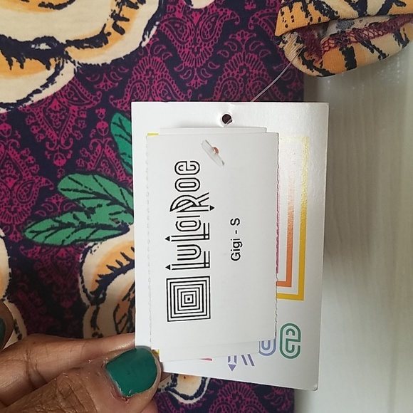 NWT, Lularoe, Floral top, size S - Picture 6 of 6